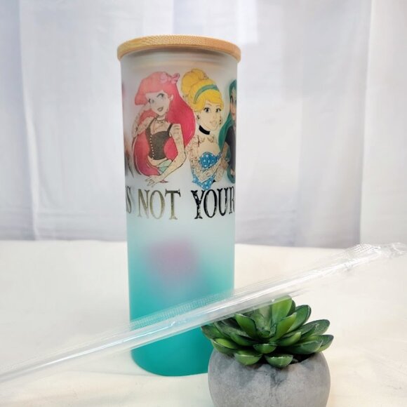 Custom Edgy Princess Glass with Enviro Friendly Bamboo Lid, 25oz Ombre blue - Picture 2 of 7